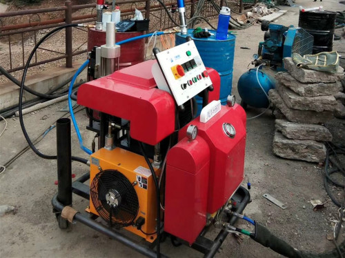 陜西聚脲噴涂機堤壩防腐防水施工